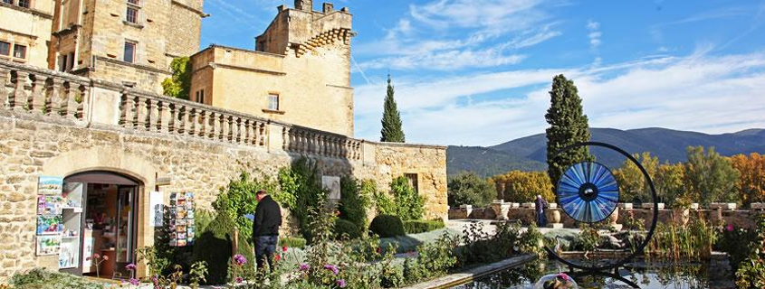 Chateau de Lourmarin Chateau de Lourmarin