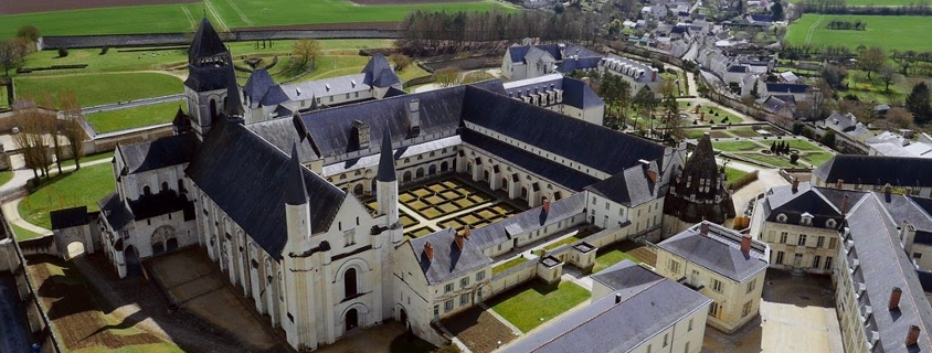 Vue sur l'Abbaye de Fontevraud Vue sur l'Abbaye de Fontevraud