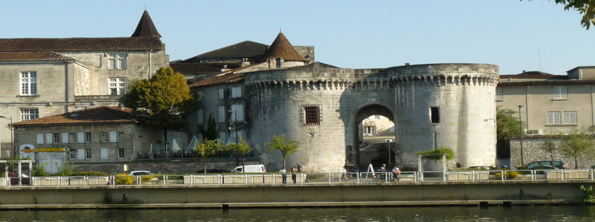 saint jacques gates cognac monuments, cognac tours, cognac towers and gates, cognac history