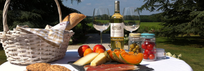 Pique-nique au Château Fombrauge Pique-nique au Château Fombrauge Saint Emilion, pique-nique saint emilion, repas saint emilion, restaurant saint emilion