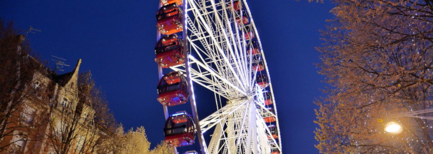 Grande roue place d'Erlon Marché de noël Reims, Que faire à Reims, Visiter Reims, Champagne, Que faire en Champagne
